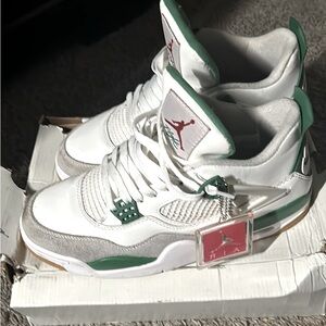 Nike pine green 4s worn but can be saved size 10 looking for any offers